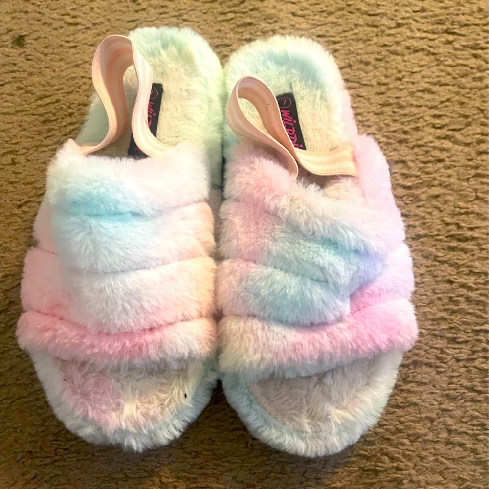 Cute sz 7 colorful slippers
